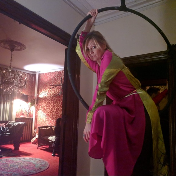 Silk designer dress - Picture 2 of 3